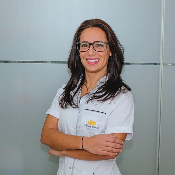 Óscar y Virginia Robles — Clínica Dental Robles