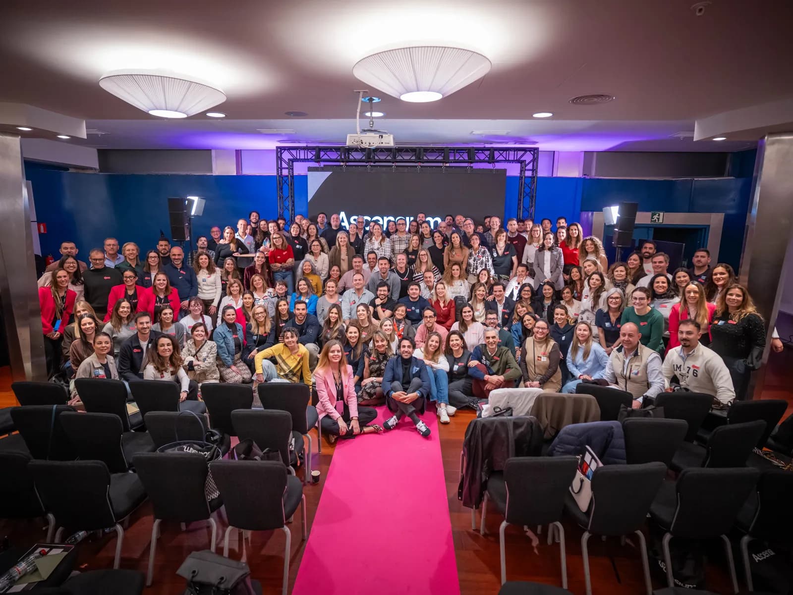 Foto de grupo de los propietarios de clínica en el Ascensium Summit