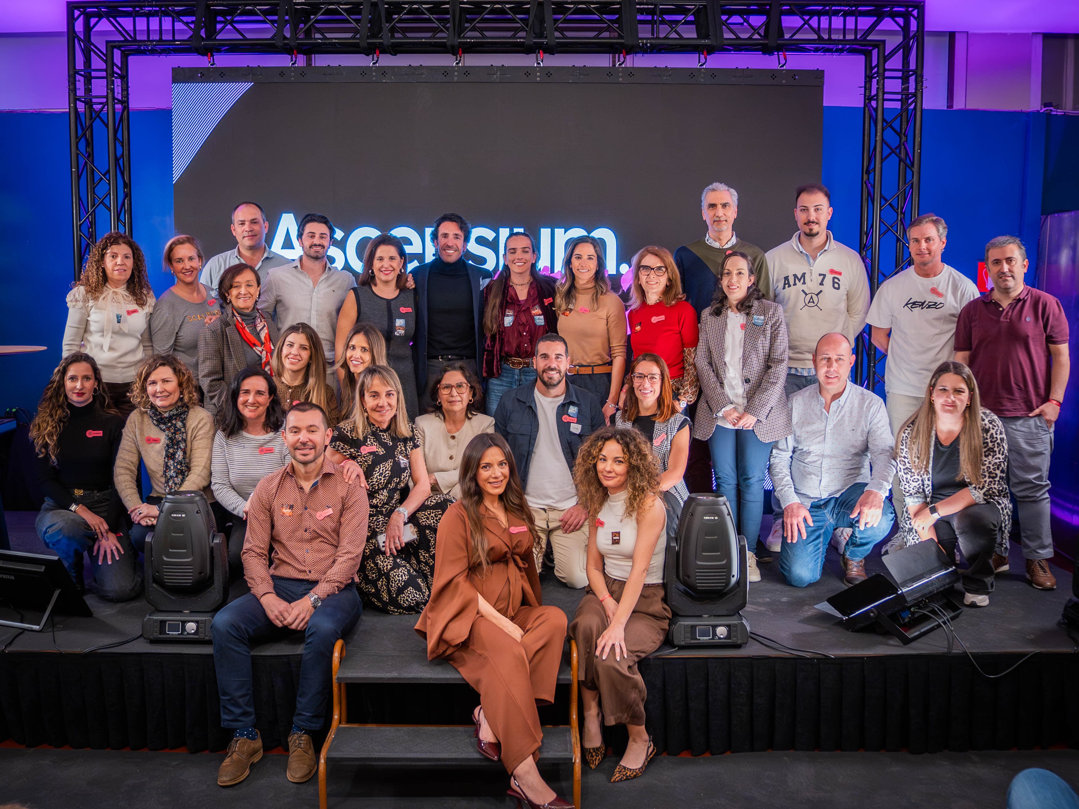 Asistentes del Summit · banner grupal