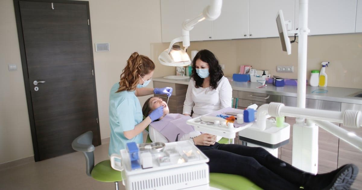 Delegar tareas en clínica dental